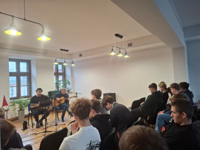 „Wyjście z klasą” do CKPZ na koncert poezji śpiewanej