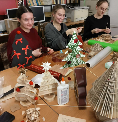 Warsztaty świąteczne w bibliotece szkolnej – Narodowy Program Rozwoju Czytelnictwa